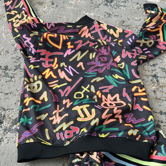 Matching Adidas shorts and jacket - Picture 4 of 4